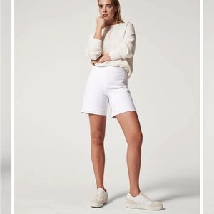 NWT SPANX On-the-Go Shorts Silver Linings technology Shorts classic white Small